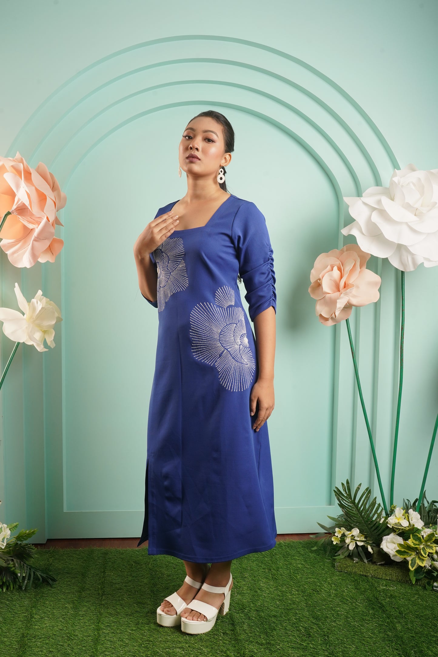 Thread of bloom dress