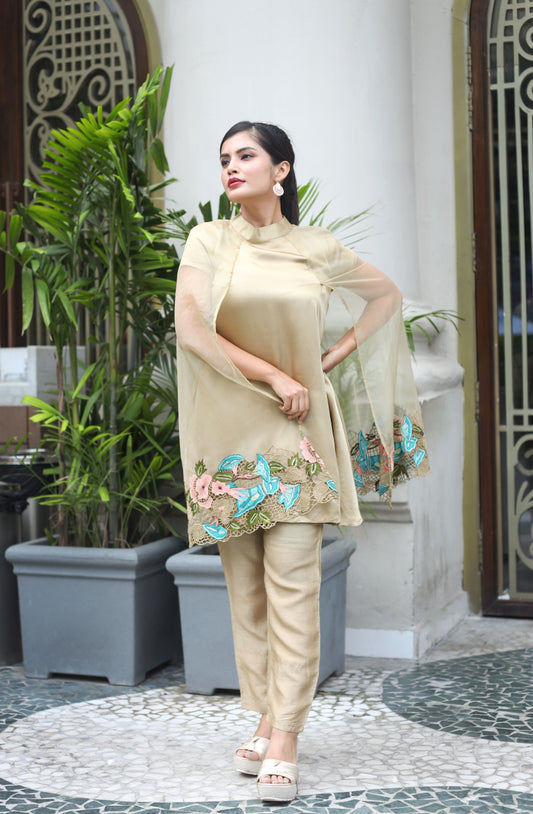 ORGANZA PANT SET WITH CAPE