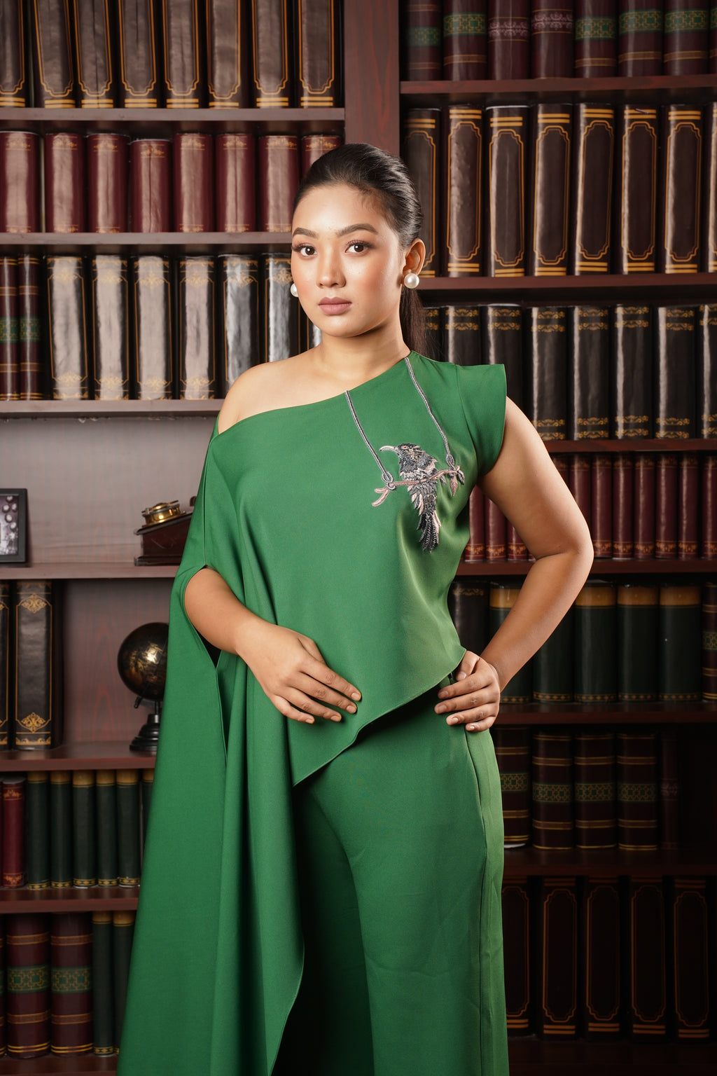 Drop shoulder bird cords